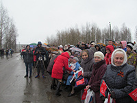 Представители Кизеловского отделения ВДПО поздравили ветеранов с Днем победы