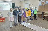 В школе г. Перми прошел спектакль «Новый год в гостях у Маши»